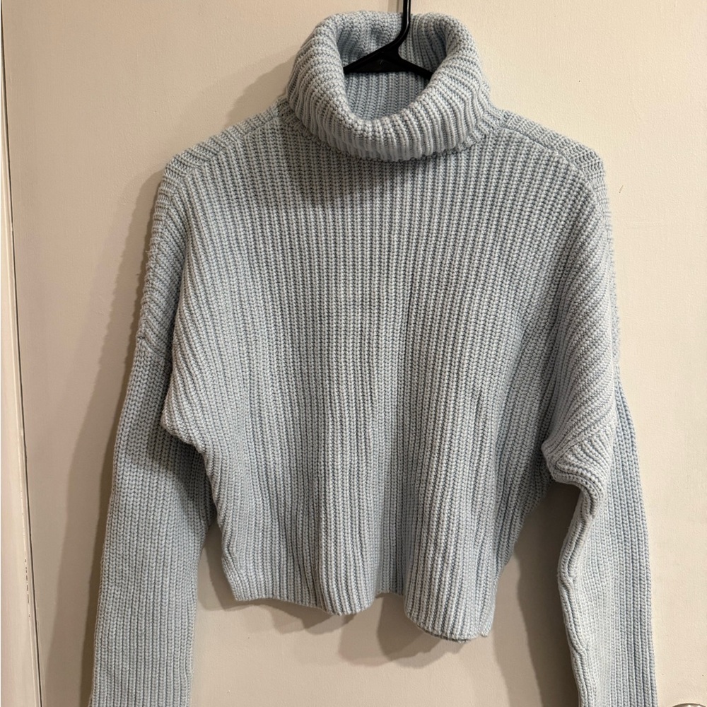 Abercrombie & Fitch Light blue Turtleneck Sweater cropped